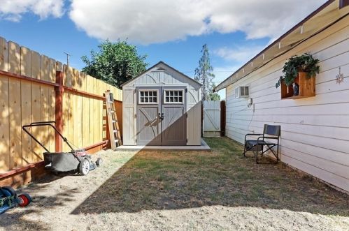 990 Julian St, Turlock CA 95380-3810 exterior