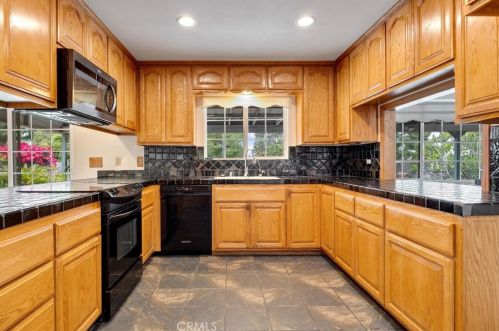 298 Buttonwood Dr, Brea CA 92821-3526 exterior