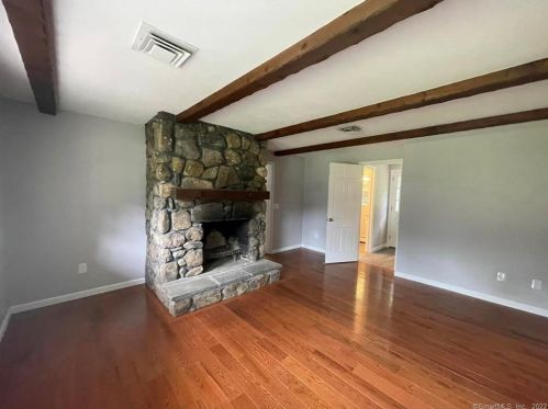 169 Dartmouth Rd, Manchester CT 06040-6616 exterior