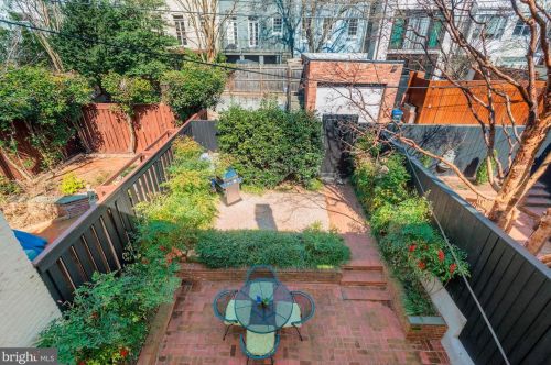 3027 Cambridge Pl, Washington DC 20007-2914 exterior