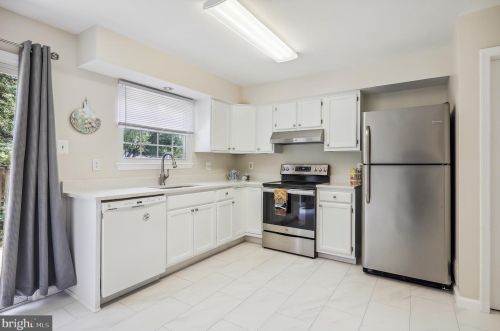 14846 Hammersmith Cir, Silver Spring, MD 20906-5730
