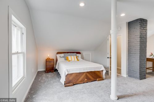 807 Hamline Ave, Saint Paul MN  55104-1300 exterior