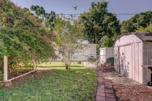 825 Riv Dr, Tampa FL 33617-7864 exterior