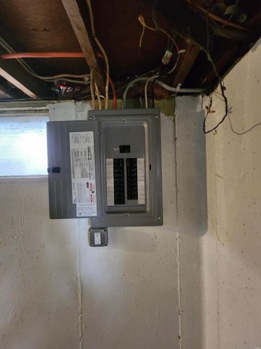 10405 Hobkirk Dr, Saint Louis MO 63137-3748 exterior