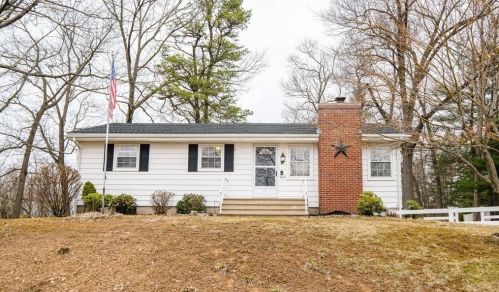 9 Albert St, West Springfield, MA 01089-2311