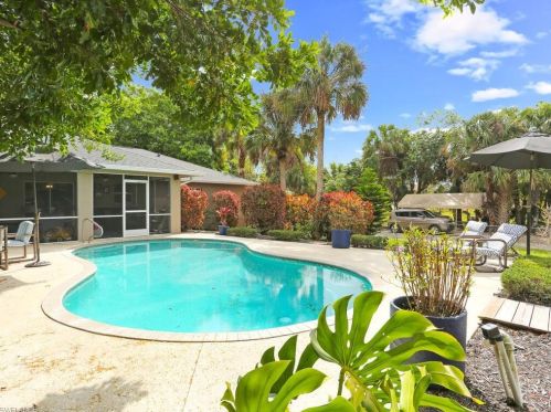 541 16 St, Naples FL 34117-9421 exterior