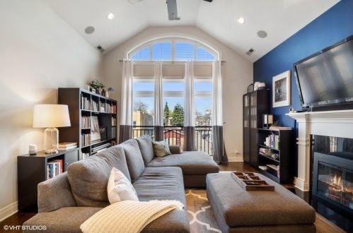 5945 Campbell Ave, Chicago, IL 60659-5031