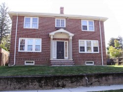 3 Ripley St, Newton, MA 02459-2209