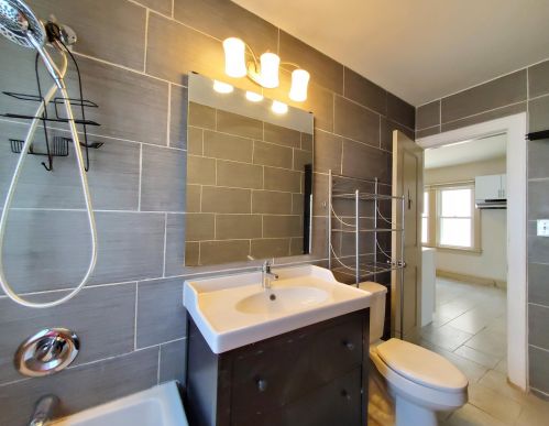 4906 37th St, Milwaukee WI  53221-2529 exterior