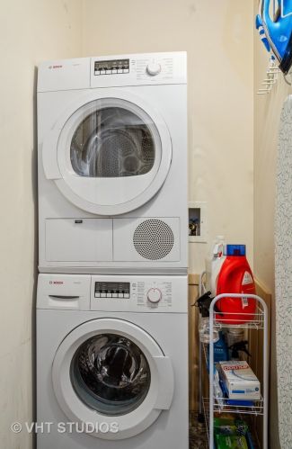 811 Lytle St, Chicago IL  60607-4128 exterior