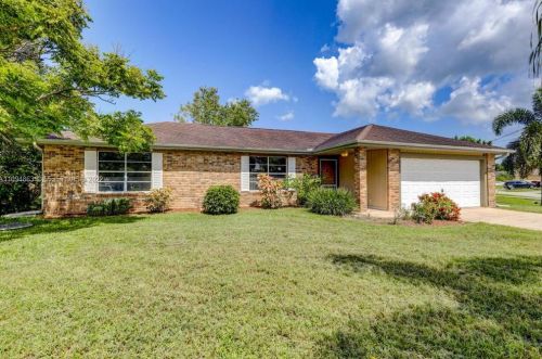 681 College Park Rd, Fort Pierce FL 34953-3330 exterior