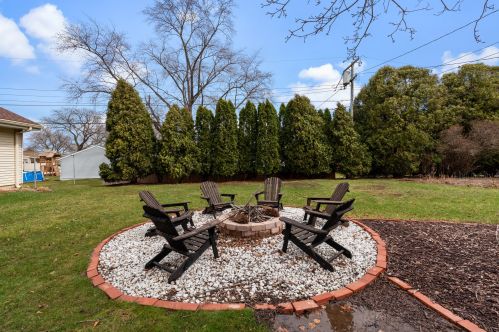 2886 94th St, Milwaukee WI  53227-3304 exterior