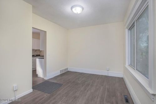 1033 Fenimore Ave, Kalamazoo MI 49048-2028 exterior