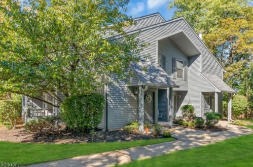 305 Woodhaven Dr, Edison NJ  08817-3797 exterior