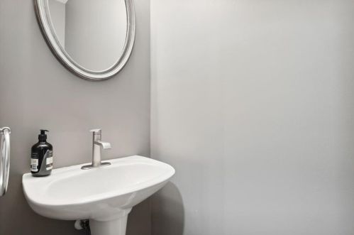 1085 Liberty Pkwy, Atlanta GA  30318-9394 exterior