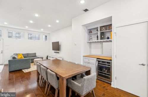 1324 Howard St, Philadelphia PA 19122-2445 exterior