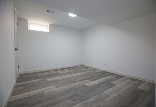 6144 Gunnison St, Chicago IL  60630-2949 exterior