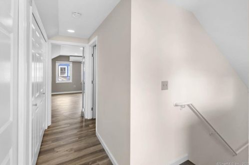 37 Commerce Ave, Killingly CT 06239-2804 exterior