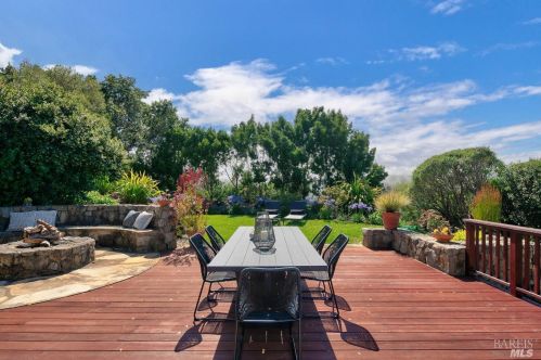 210 Stanford Ave, Mill Valley CA 94941-3562 exterior