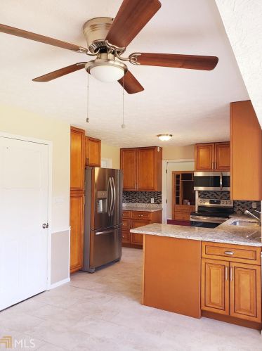 2294 Amber Wood Dr, Lithonia GA 30078-2601 exterior