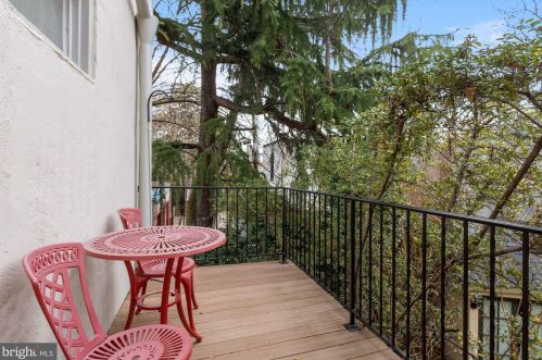 407 5 St, Washington DC 20003-2051 exterior