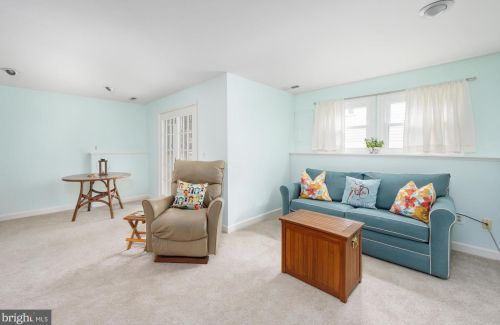 6133 Joust Ln, Alexandria VA 22315-4809 exterior