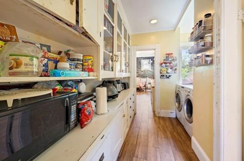 346 Maple St, Springfield MA 01105-1953 exterior