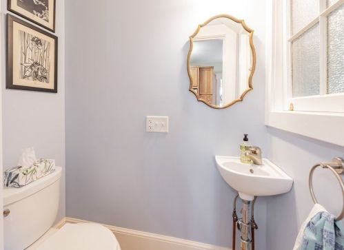 80 Roseland Ter, Springfield MA  01106-1128 exterior