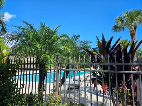 2125 Glen Ridge Dr, Fort Pierce FL  34952-8023 exterior