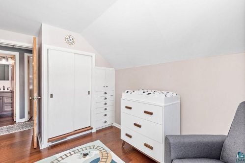 22 Winona St, Duluth MN 55803-1808 exterior