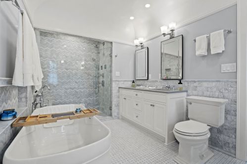 2723 Edgewood Ave, Milwaukee WI  53211-2913 exterior