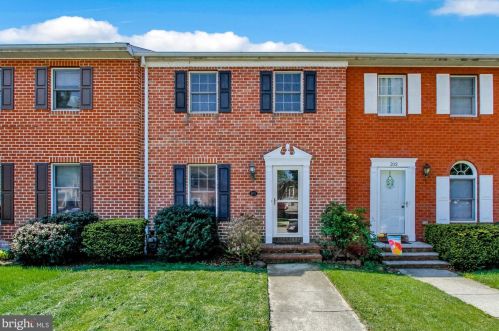 205 Georgetown Cir, Hanover, PA 17331-2300