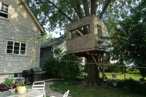 2541 Pierce St, Milwaukee WI 53212-2952 exterior