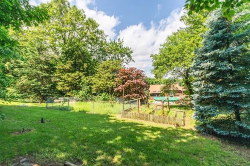 702 Knollwood Dr, Woonsocket RI 02895-2632 exterior