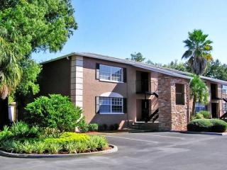 5017 West Shore Blvd, Tampa FL  33611-3371 exterior