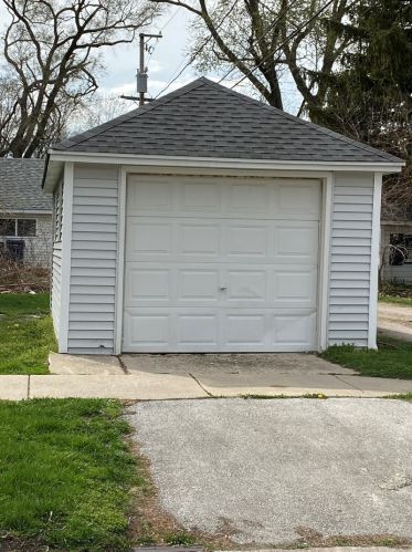 3746 Maple Ave, Matteson IL 60443-2858 exterior