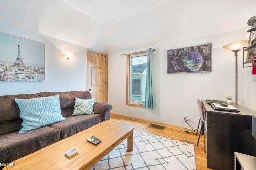 853 Innes St, Grand Rapids MI 49503-3520 exterior