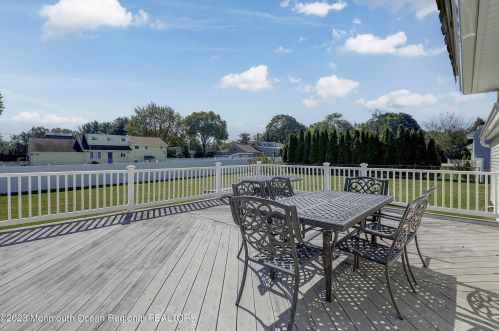 22 Arlene Dr, West Long Branch NJ 07764-1153 exterior