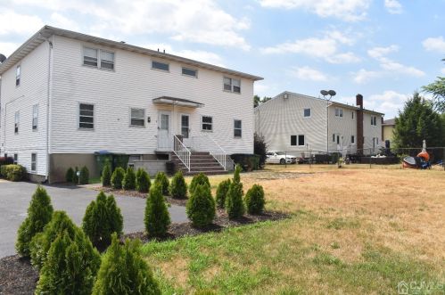 3 Fairview Ave, Edison NJ  08817-2405 exterior