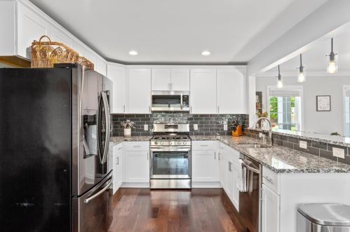 5023 Flamewood Dr, Saint Louis MO 63129-2527 exterior