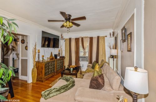 6945 Calumet Ave, Chicago, IL 60637-4627