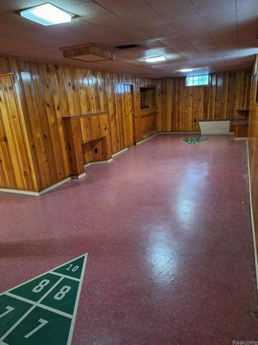 6865 Drexel St, Dearborn Heights MI  48127-2214 exterior