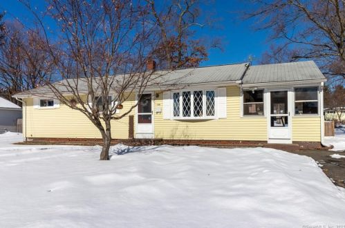 54 Roosevelt Blvd, Enfield, CT 06082-2039