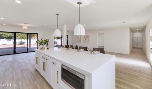 9052 29th St, Phoenix AZ  85028-5302 exterior