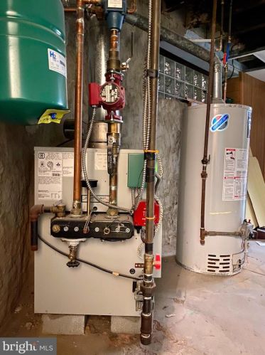 7026 Greene St, Philadelphia PA 19119-3114 exterior