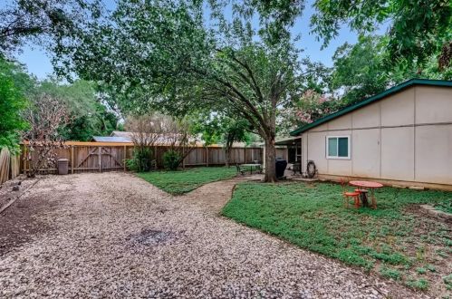 7717 Croftwood Dr, Austin TX 78749-3208 exterior