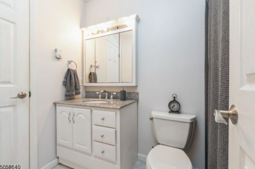 18111 Westview, Wharton NJ 07885-1783 exterior