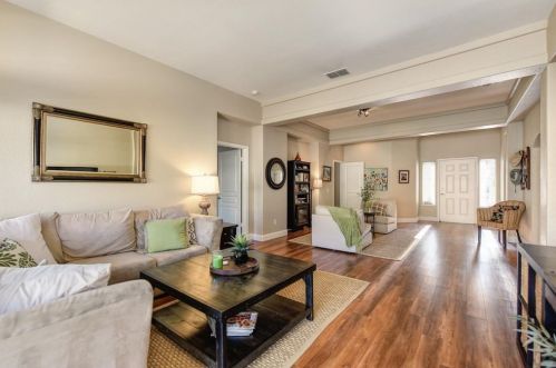 700 Diamond Glen Cir, Folsom CA 95630-3157 exterior