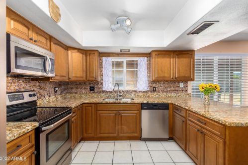 1829 Ardmore Dr, Phoenix AZ  85042-8038 exterior