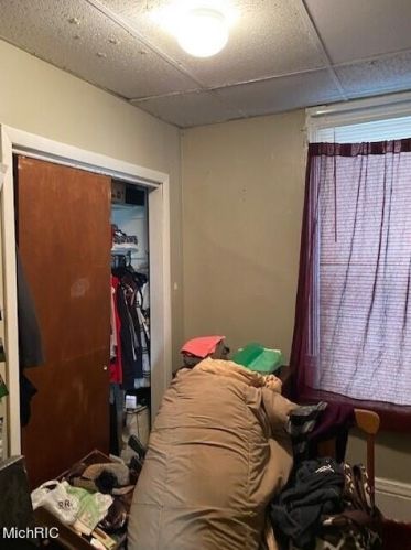 916 Jennette, Grand Rapids MI 49504-4143 exterior